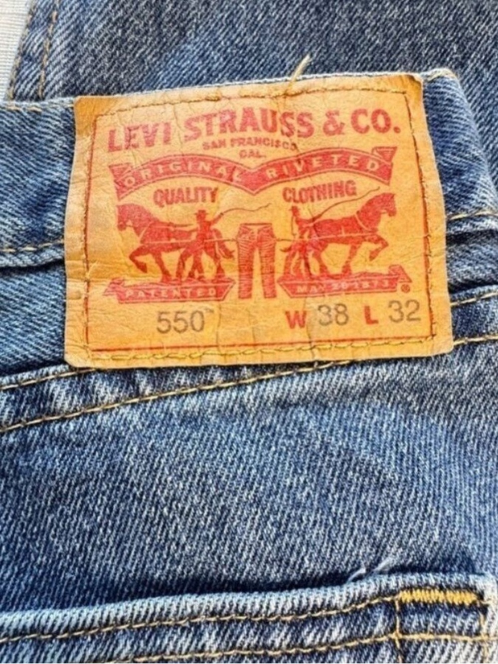 Levi's 550 Men's Relaxed Jeans in Classic Blue size 38